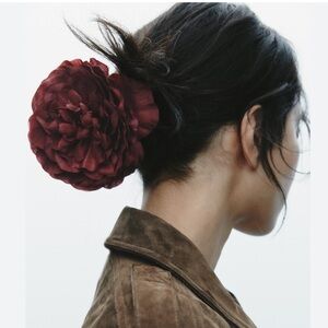 Zara NWT floral hair clip burgundy 0653/027